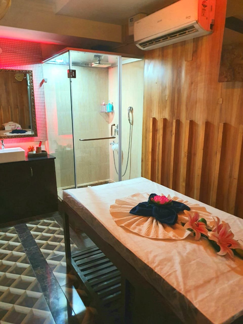 Rainbow Spa Massage Room 4